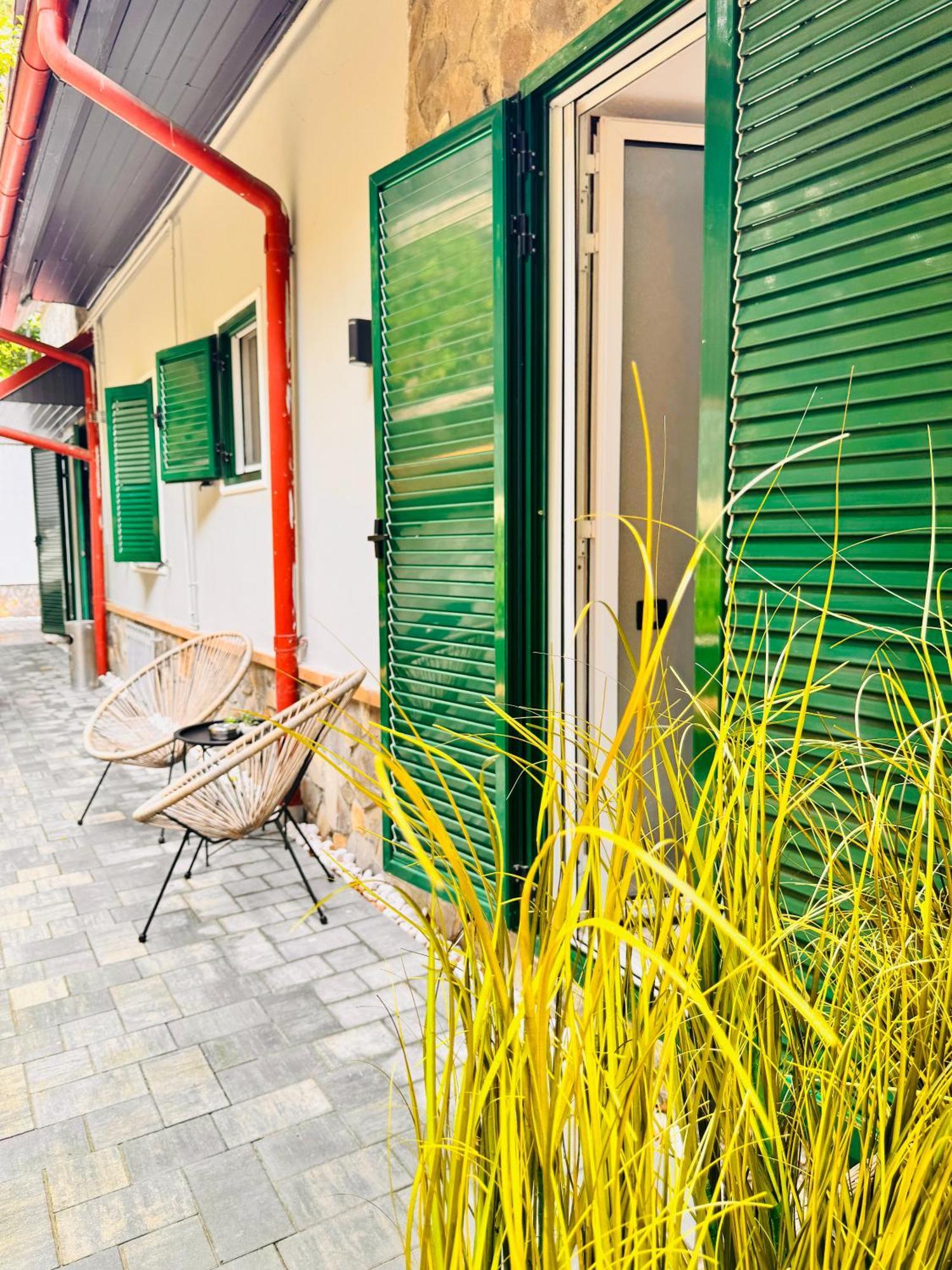 Ylly Aparts Braşov Exteriör bild